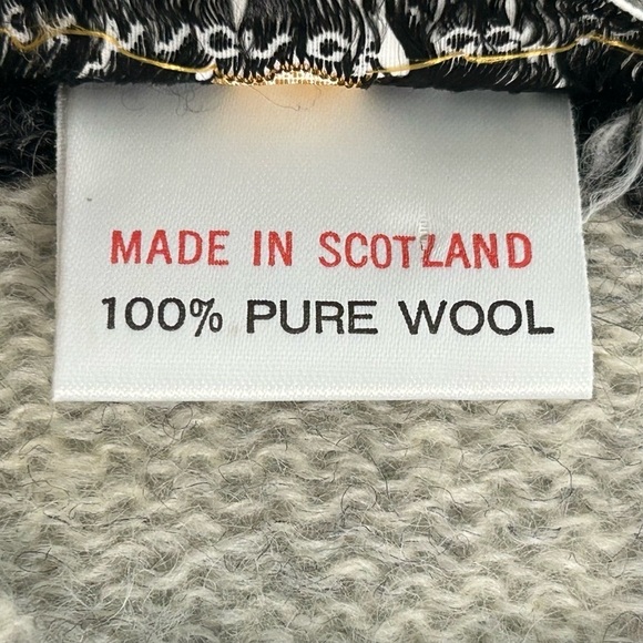 Mackinnon of Scotland 100% Shetland Wool Crew Neck Sweater size Small - Picture 5 of 6